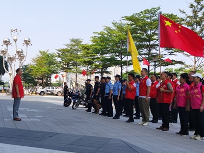 中保华卫警犬巡逻队参与国庆社会面巡逻防控活动